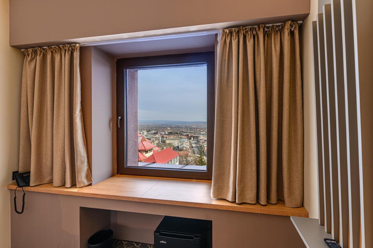 Hotel Central Pascani Eksteriør bilde