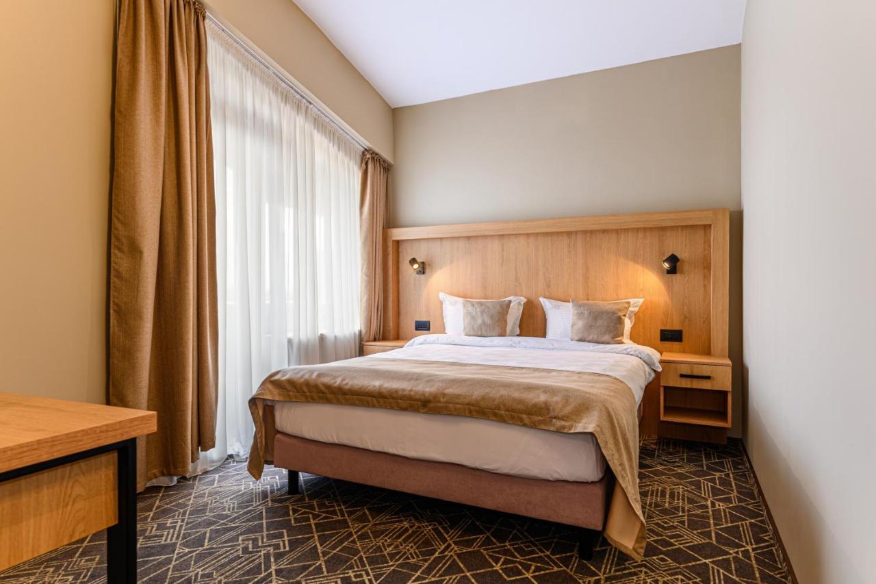 Hotel Central Pascani Eksteriør bilde