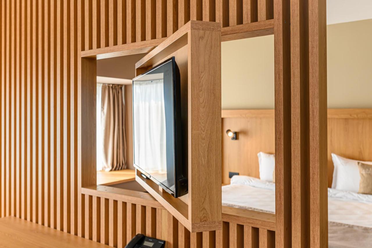 Hotel Central Pascani Eksteriør bilde