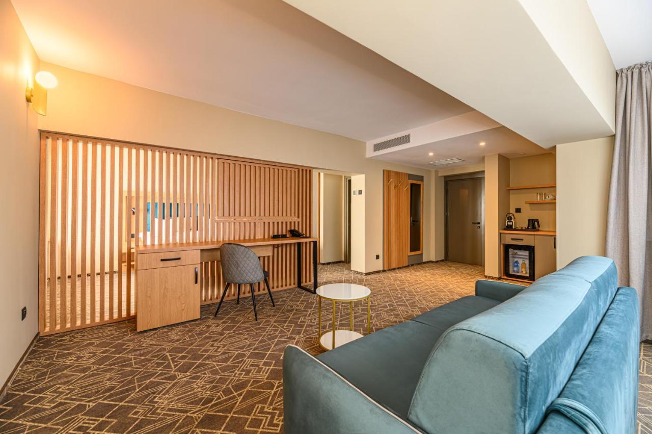 Hotel Central Pascani Eksteriør bilde