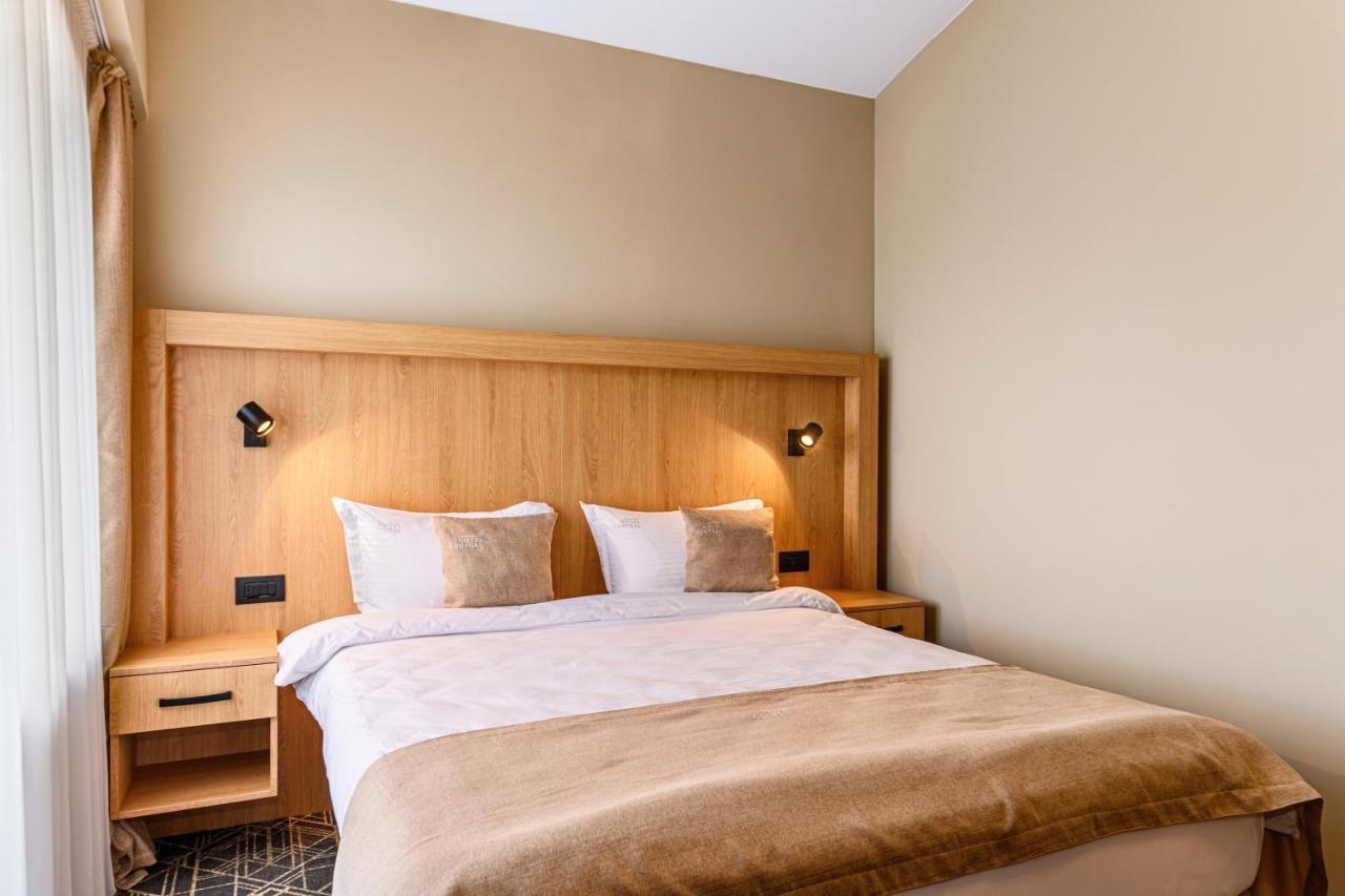 Hotel Central Pascani Eksteriør bilde