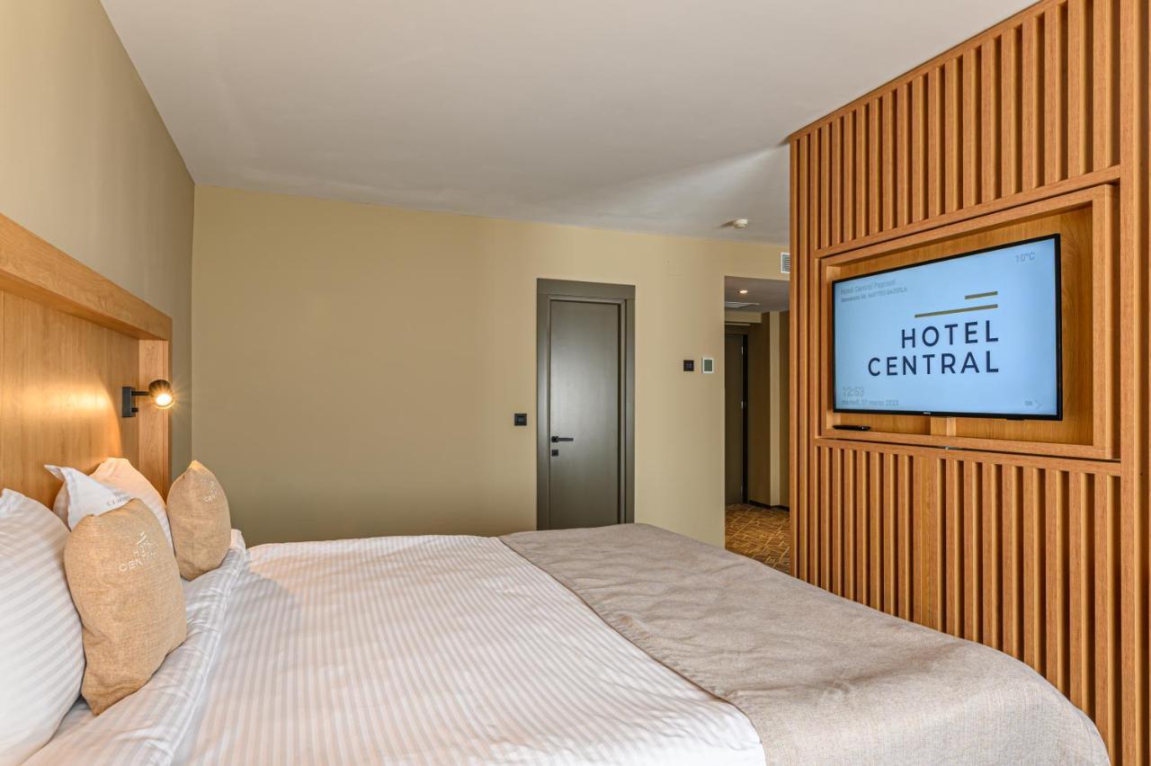 Hotel Central Pascani Eksteriør bilde