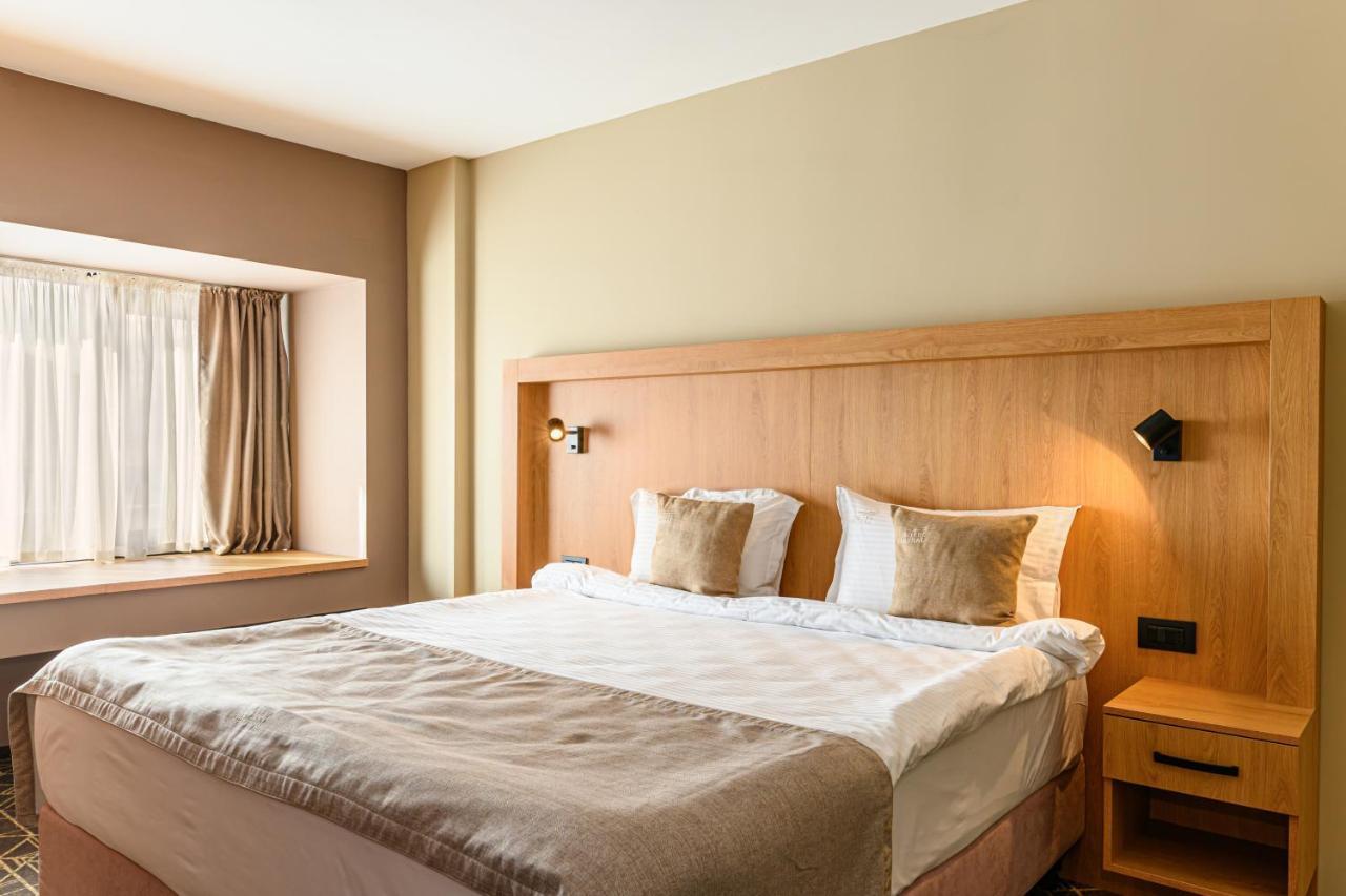Hotel Central Pascani Eksteriør bilde