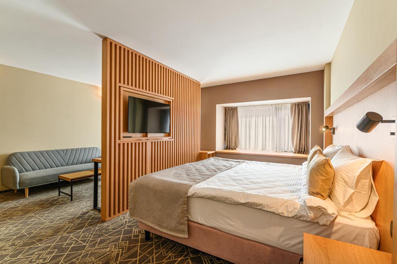 Hotel Central Pascani Eksteriør bilde