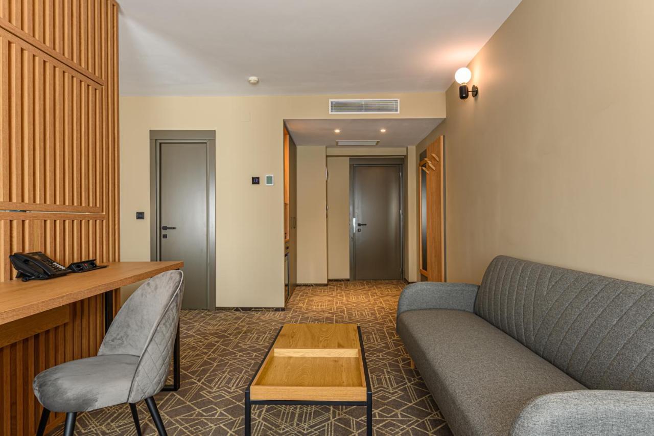 Hotel Central Pascani Eksteriør bilde