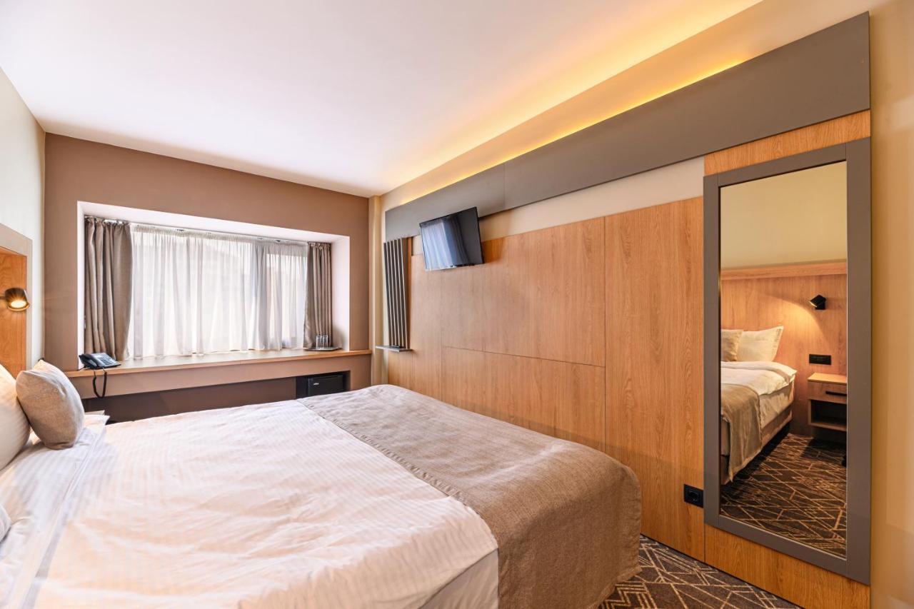 Hotel Central Pascani Eksteriør bilde