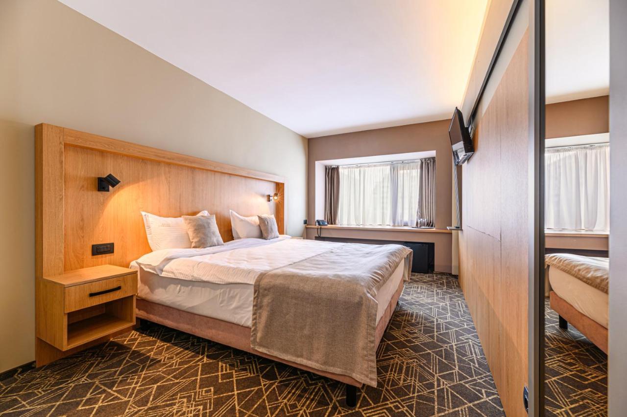 Hotel Central Pascani Eksteriør bilde